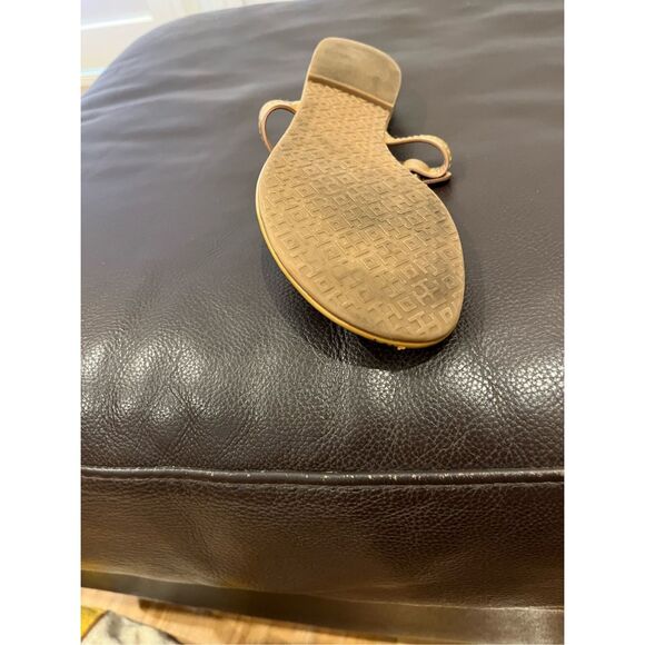 SZ 8.5 Tory Burch Miller Patent Logo Embellished Sandals Flip Flops in Tan - Picture 5 of 8